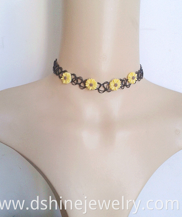 Hot Sale Fashion daisy flower pendant black tattoo choker necklace